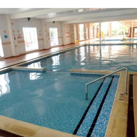 Holiday Home In Lyons Robin Hood Holiday Park Meliden Экстерьер фото