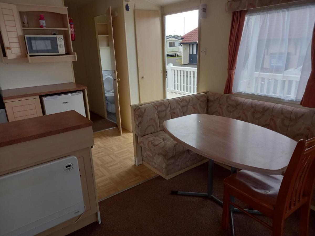 Holiday Home In Lyons Robin Hood Holiday Park Meliden Экстерьер фото